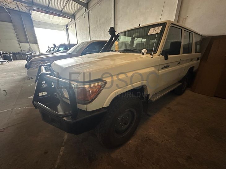 TOYOTA LAND CRUISER