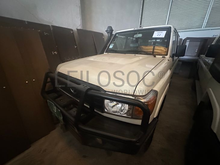 TOYOTA LAND CRUISER
