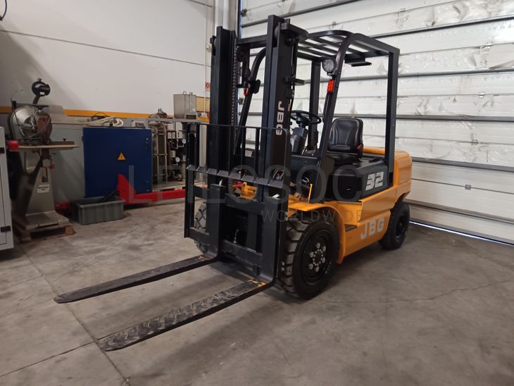 Empilhador JBG FD-32S · Ano 2025
