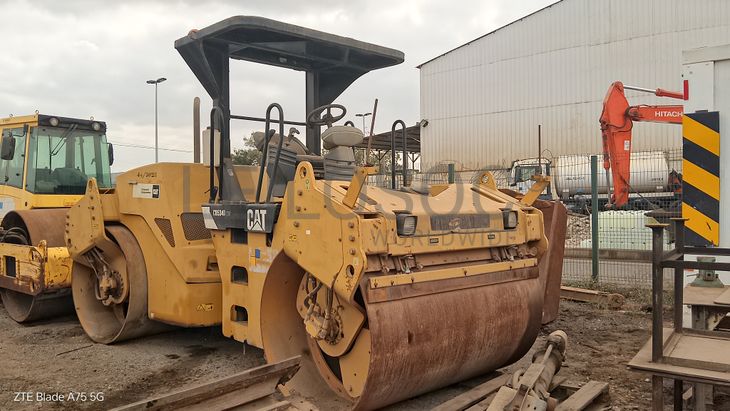 Cil. Auto-Prop. Vibr. Asfaltos 10 T CARTEPILLAR CB534 D