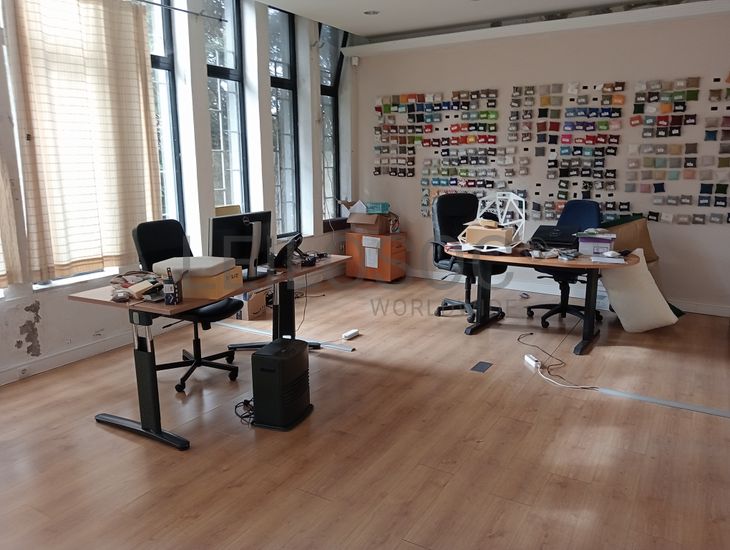 Equipamentos para a Indústria Têxtil · Escritório