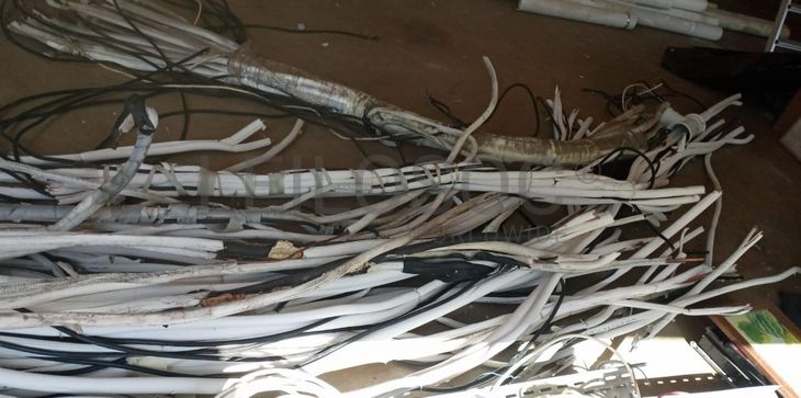 Tubagem e cabos eletrônicos para ar condicionado