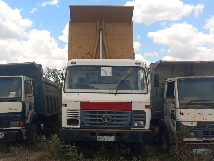 Camião Tata LPK25/6/38