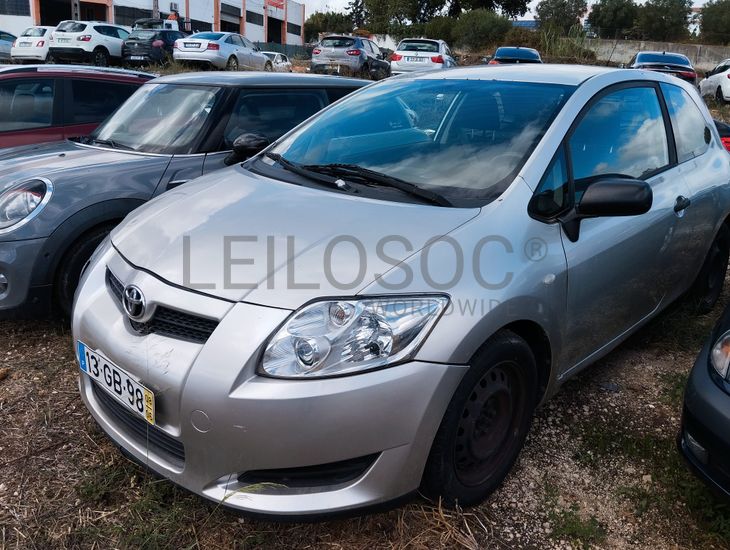 Toyota Auris 1.4 D-4D · Ano 2008
