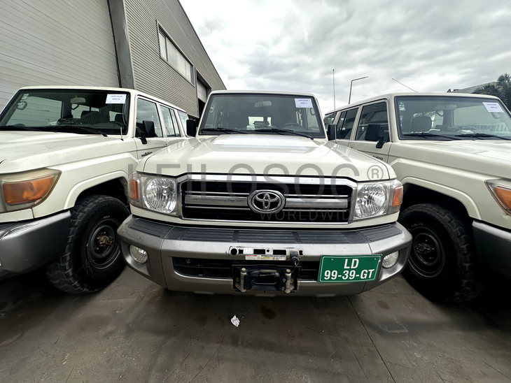 TOYOTA LAND CRUISER