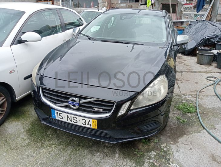 Volvo V60 D4 · Ano 2013