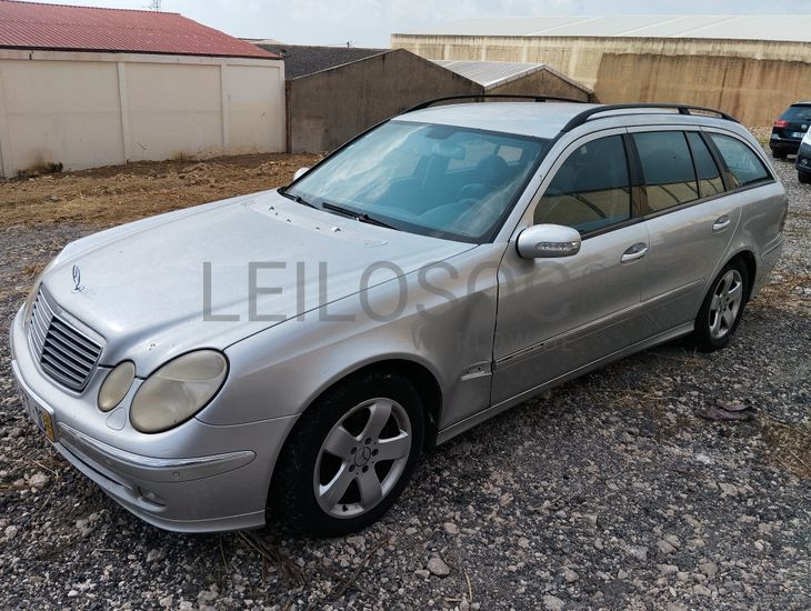 Mercedes-Benz E 270 CDI · Ano 2003