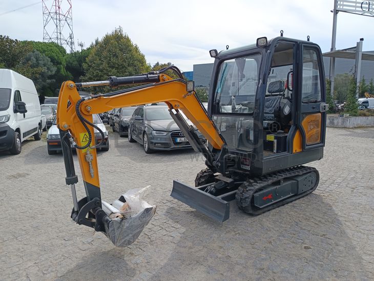 Mini Giratória Infront YFE20 · Ano 2023