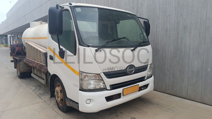 Camião-cisterna Toyota Hino - 2003