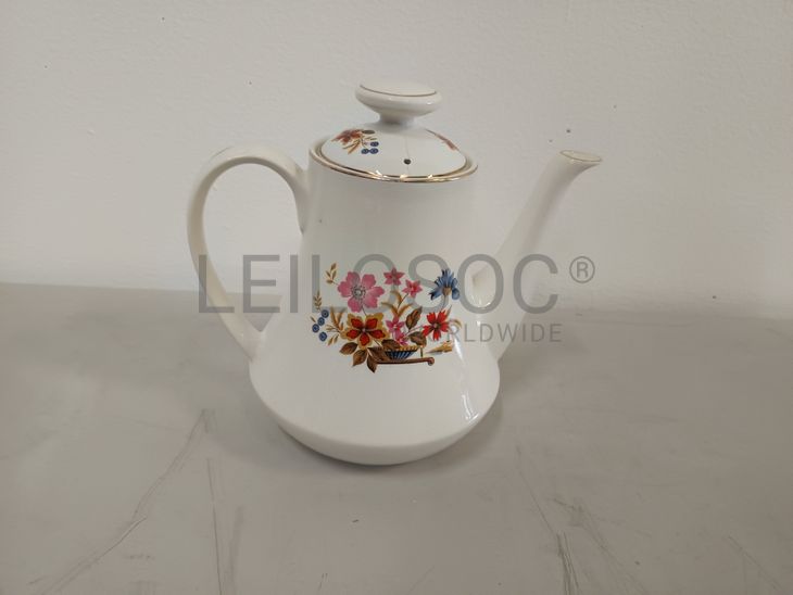 Bule de chá em porcelana