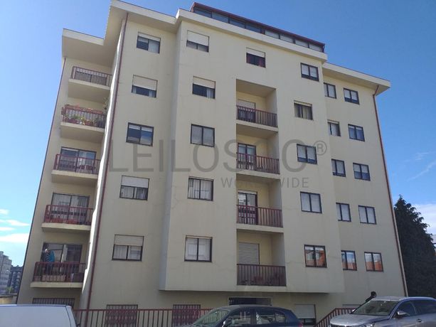 Leilão Suspenso · Usufruto · Apartamento T3 Duplex · Porto