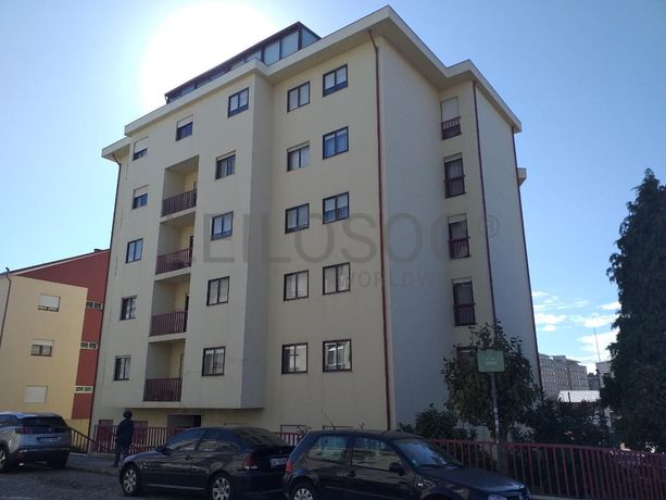 Leilão Suspenso · Usufruto · Apartamento T3 Duplex · Porto