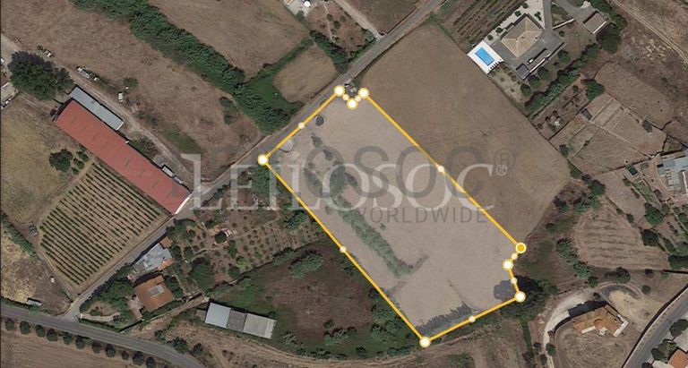 Proporção de 1/2 de Terreno · Azambuja