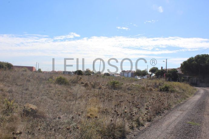 Terrenos com + 3 ha · Oeiras