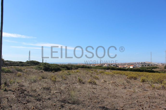 Terrenos com + 3 ha · Oeiras
