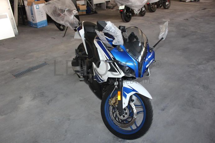 Bajaj Pulsar RS 200 ABS