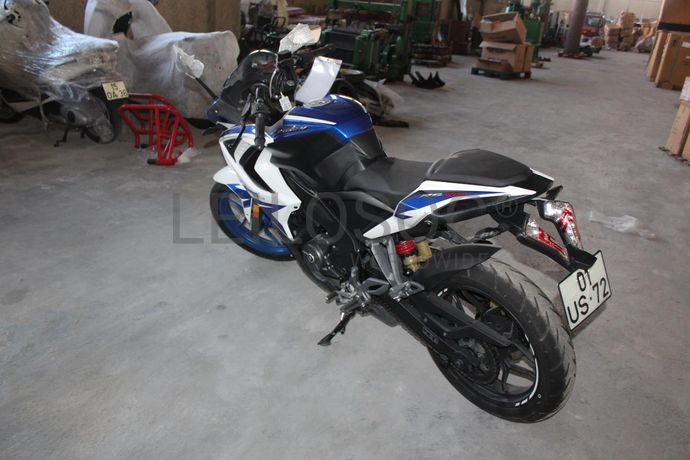 Bajaj Pulsar RS 200 ABS