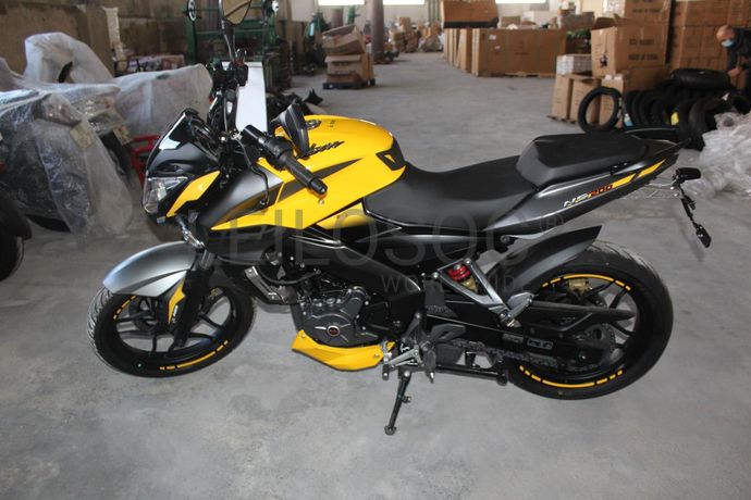 Bajaj Pulsar NS 200 FI ABS