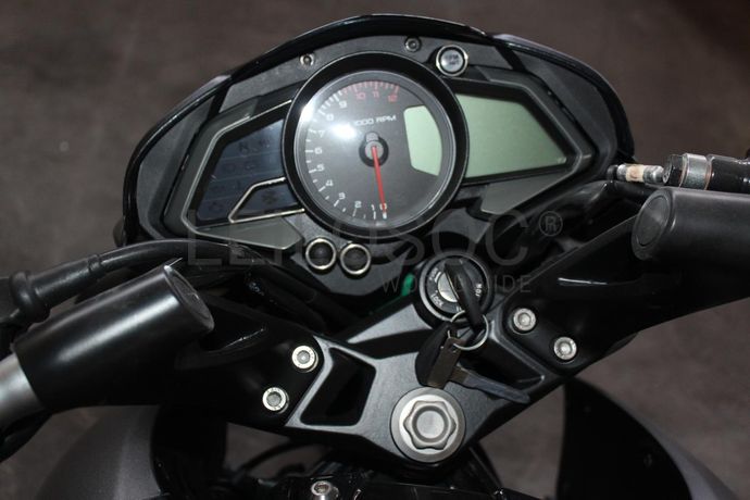 Bajaj Pulsar NS 200 FI ABS 