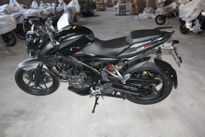 Bajaj Pulsar NS 200 FI ABS 