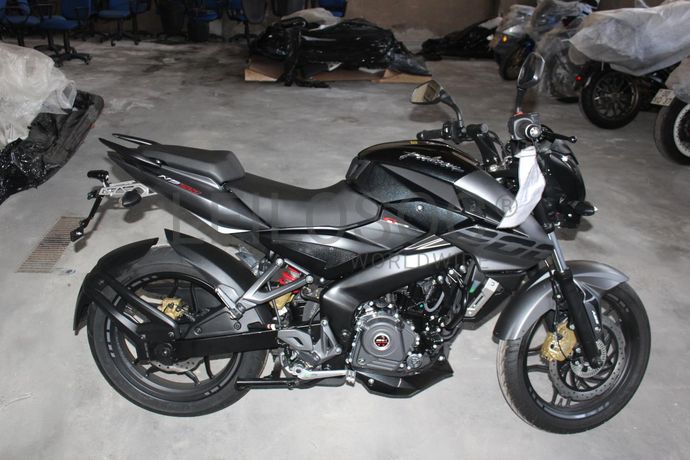 Bajaj Pulsar NS 200 FI ABS 