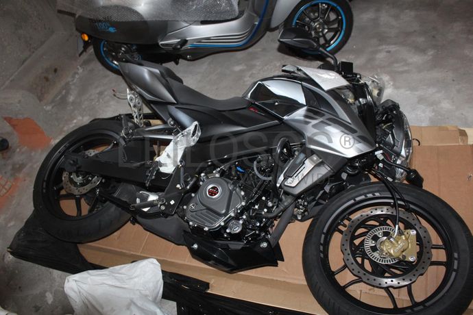 Bajaj Pulsar NS 200 FI ABS