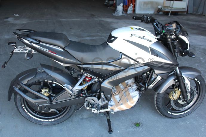 Bajaj Pulsar NS 200 FI ABS