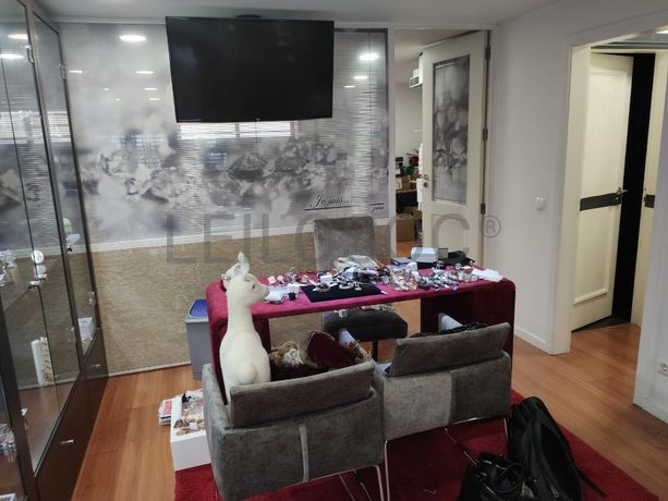 Cadeiras + Bancos + Cadeirão