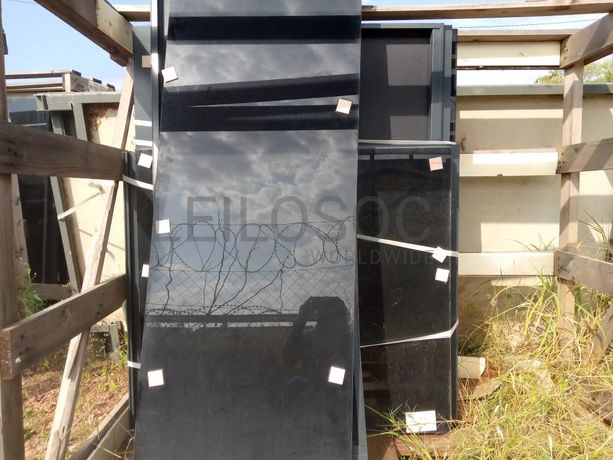 Estruturas de  alumínio com vidros duplos ·