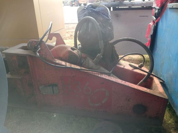 Máquina  de cortar ferro ·