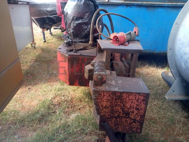 Máquina  de cortar ferro ·