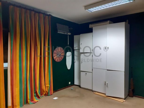 Armazém c/ Escritório e Apartamento · Anadia