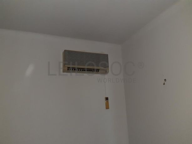 Armazém c/ Escritório e Apartamento · Anadia