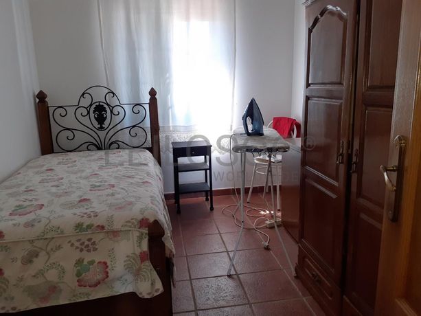 Moradia V3 c/ Logradouro · Vila Viçosa