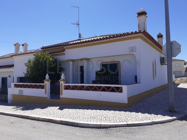 Moradia V3 c/ Logradouro · Vila Viçosa