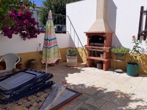 Moradia V3 c/ Logradouro · Vila Viçosa