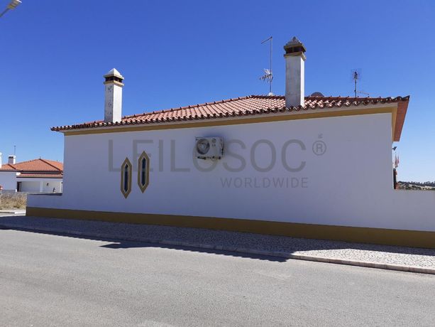 Moradia V3 c/ Logradouro · Vila Viçosa