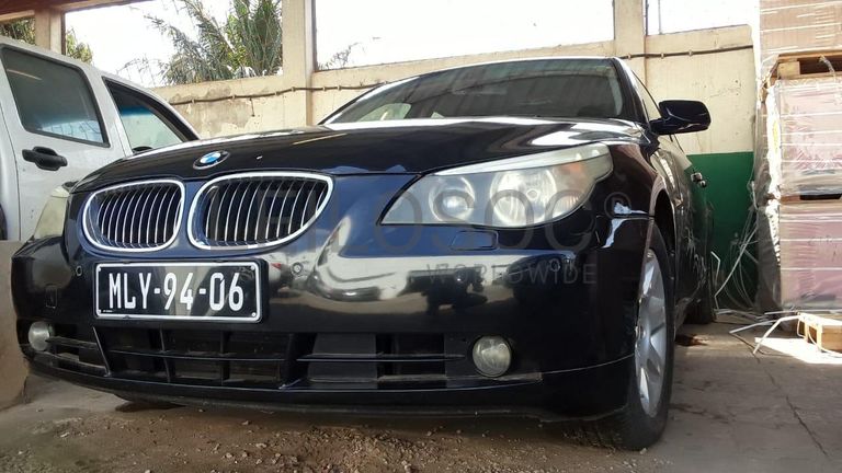BMW - 525i ·