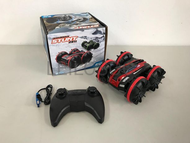 Veículo Anfíbio telecomandado