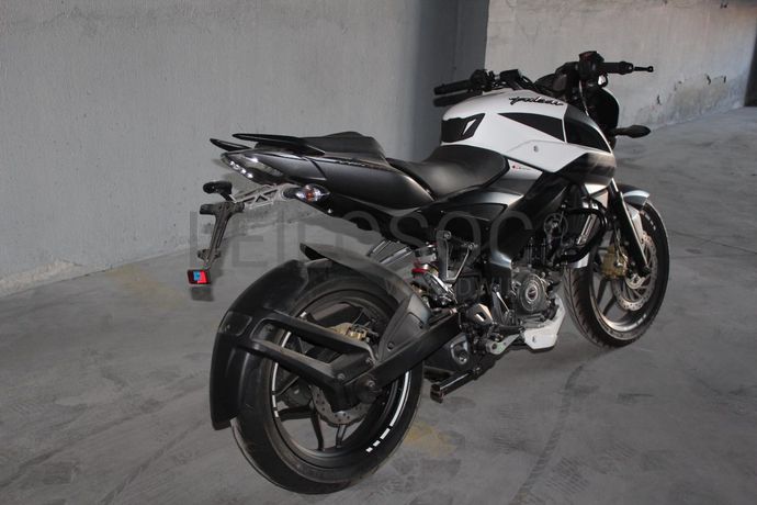 Bajaj Pulsar NS 200 FI ABS