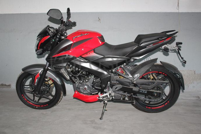 Bajaj Pulsar NS 200 FI ABS