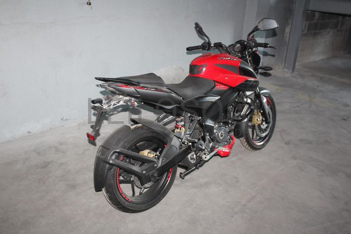 Bajaj Pulsar NS 200 FI ABS