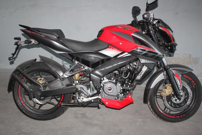 Bajaj Pulsar NS 200 FI ABS