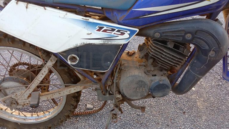 Motorizada de marca Yamaha DT 125 ·