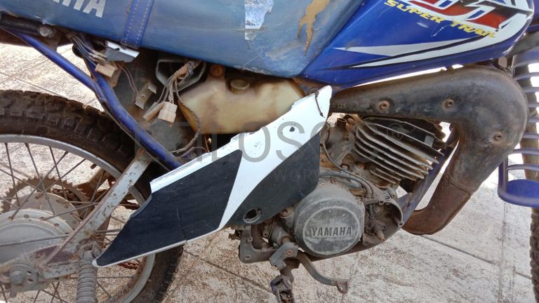 Motorizada de marca Yamaha DT ·