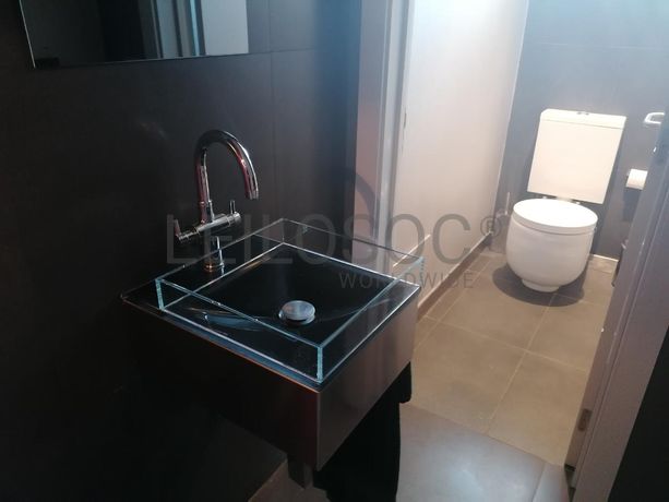 Moradia V3 com Piscina inserida na Quinta da Moura · Oeiras