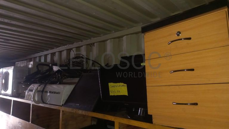 Material Informático + Material Informático + Material Informático + Diversos + Mobiliário de escritório + Diversos + Diversos + Olofotes + Diversos + Diversos + Contentor de 40P ·