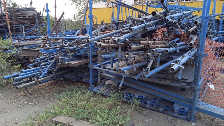 Andaimes | Scaffolding ·