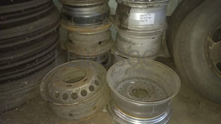 Pneus + Pneus + Jantes + Pneus + Pneus + Diversos + Diversos ·