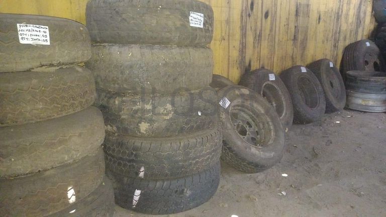 Pneus + Pneus + Jantes + Pneus + Pneus + Diversos + Diversos ·